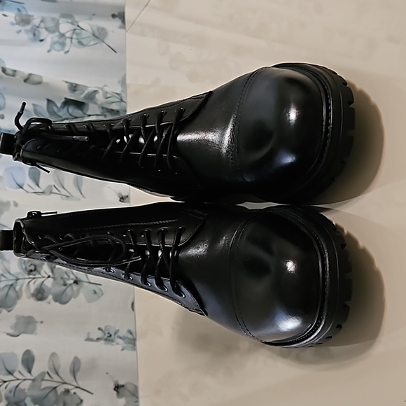 Black boots size 13 - Picture 3 of 3